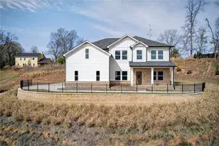 1226 Bloomsbury Ln, Gainesville, GA 30501 - Photo 1