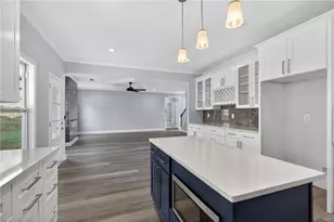 1226 Bloomsbury Ln, Gainesville, GA 30501 - Photo 3