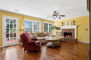 5440 Bentley Hall Dr, Johns Creek, GA 30005 - Photo 7