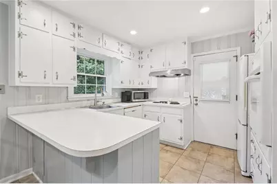 4372 Ashwoody Trail NE, Atlanta, GA 30319 - Photo 5