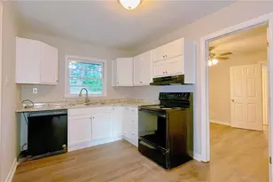 2744 Fairlane Dr SE, Atlanta, GA 30354 - Photo 9