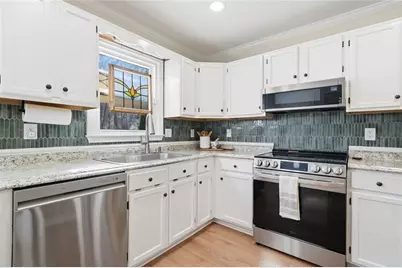 4922 Willow Creek Drive, Woodstock, GA 30188 - Photo 9