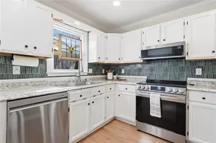 4922 Willow Creek Dr, Woodstock, GA 30188 - Photo 9