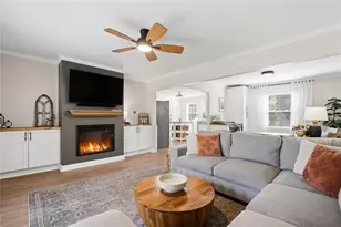 4922 Willow Creek Dr, Woodstock, GA 30188 - Photo 3