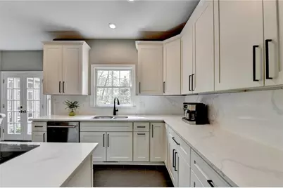 5635 Grove Point Road, Johns Creek, GA 30022 - Photo 23