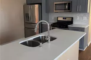 1576 Rogers Crossing Dr, Lithonia, GA 30058 - Photo 9