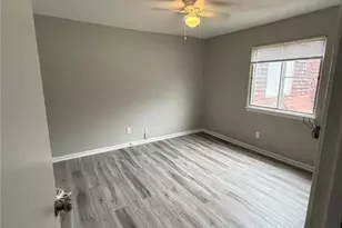 215 Peyton Pl, Atlanta, GA 30311 - Photo 5