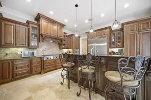 890 Marseilles Dr, Sandy Springs, GA 30327 - Photo 17