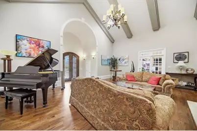 890 Marseilles Drive, Sandy Springs, GA 30327 - Photo 9