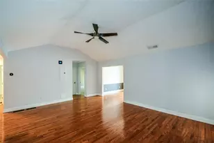 1113 Capital Club Cir NE, Brookhaven, GA 30319 - Photo 7