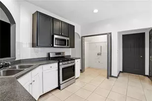 3960 Medlock Pk Dr, Snellville, GA 30039 - Photo 9