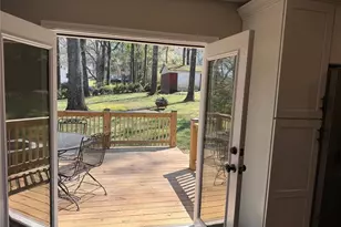 515 Rebecca St, Lawrenceville, GA 30046 - Photo 9