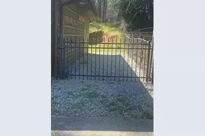 2003 W Starmount Way, Decatur, GA 30032 - Photo 9