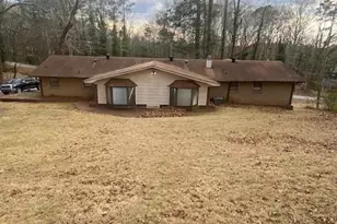 1390 Heatherland Dr SW, Atlanta, GA 30331 - Photo 9