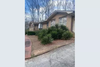 1390 Heatherland Drive SW, Atlanta, GA 30331 - Photo 3