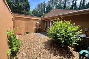 831 Lake Hollow Blvd SW, Marietta, GA 30064 - Photo 35
