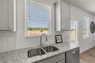 107 Maplewood Ln, Conyers, GA 30094 - Photo 5