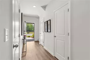 107 Maplewood Ln, Conyers, GA 30094 - Photo 3