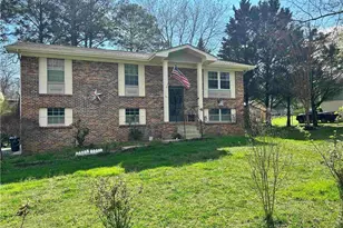 201 Laurelwood Cir, Rossville, GA 30741 - Photo 1