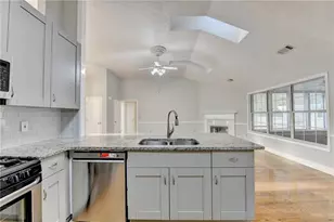 1075 Prestonwood Dr, Lawrenceville, GA 30043 - Photo 17