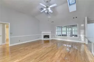 1075 Prestonwood Dr, Lawrenceville, GA 30043 - Photo 5