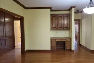 2438 Kings Arms Dr NE, Atlanta, GA 30345 - Photo 7