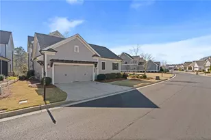 6410 Halcyon Garden Dr, Alpharetta, GA 30005 - Photo 5