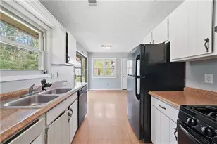 3399 Mansfield Ln, Snellville, GA 30039 - Photo 11