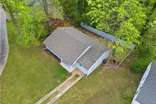 1735 Carter Cir, Atlanta, GA 30344 - Photo 33