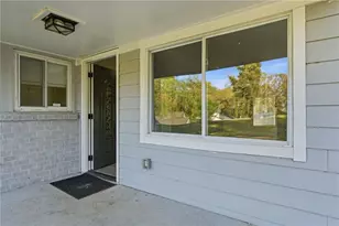 1735 Carter Cir, Atlanta, GA 30344 - Photo 5