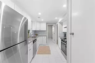 155 Bear Run Ct, Chattahoochee Hills, GA 30268 - Photo 3