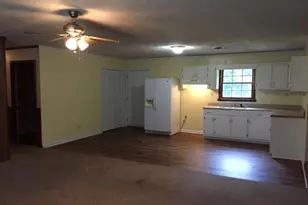 107 Oakwood Circle, Griffin, GA 30223 - Photo 5