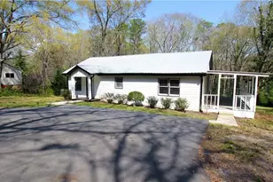 899 E Doyle St, Toccoa, GA 30577 - Photo 3