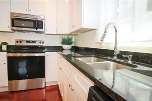 899 E Doyle St, Toccoa, GA 30577 - Photo 9