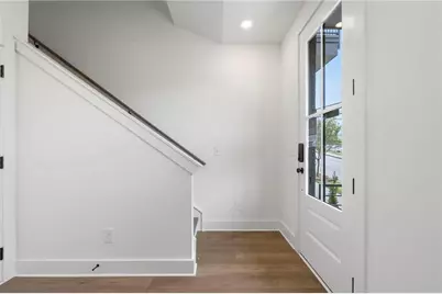 978 Bibbs Circle #16, Atlanta, GA 30318 - Photo 9