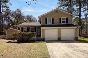 5596 Pinedale Cir, Sugar Hill, GA 30518 - Photo 1