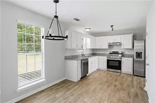 1098 Village Creek, Jonesboro, GA 30238 - Photo 9