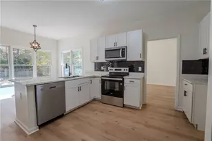 679 Springtor Dr, Lawrenceville, GA 30043 - Photo 5