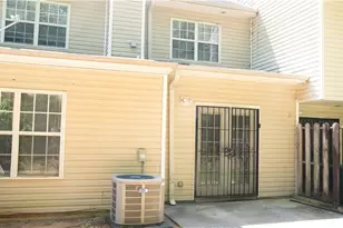 6460 Wellington Chase Ct, Lithonia, GA 30058 - Photo 3