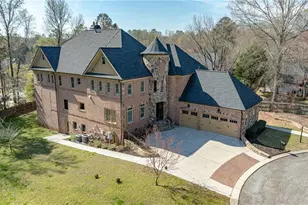 7611 Regency Cir, Atlanta, GA 30350 - Photo 3