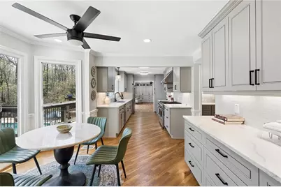 555 Valley Hall Drive, Sandy Springs, GA 30350 - Photo 13