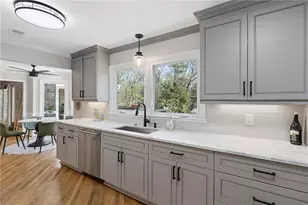 555 Valley Hall Dr, Sandy Springs, GA 30350 - Photo 17