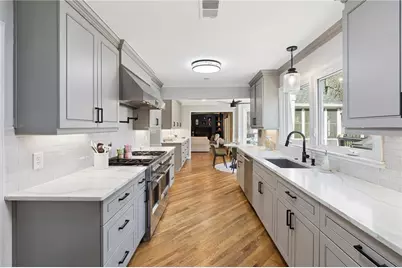 555 Valley Hall Drive, Sandy Springs, GA 30350 - Photo 15