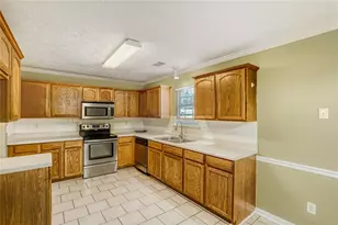 1298 Sierra Ridge Pl, Loganville, GA 30052 - Photo 11