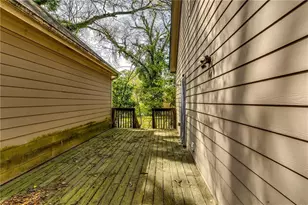 1340 Lyle Ave, East Point, GA 30344 - Photo 35