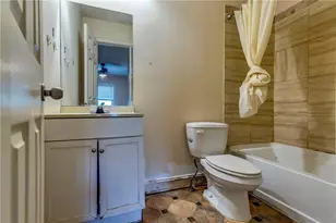 1340 Lyle Ave, East Point, GA 30344 - Photo 33