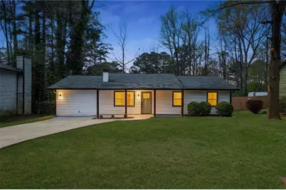 8919 Saddlewood Drive, Jonesboro, GA 30238 - Photo 3