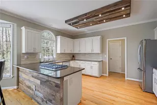 1045 Tullmore Dr, Roswell, GA 30075 - Photo 15