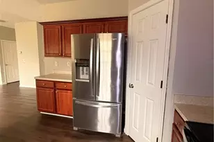 2383 Crimson Creek Ln, Snellville, GA 30078 - Photo 11