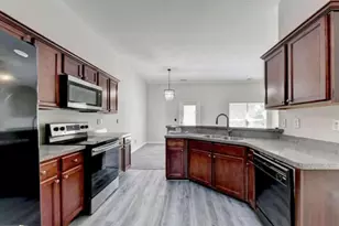 233 Greenview Ln, Lawrenceville, GA 30046 - Photo 3